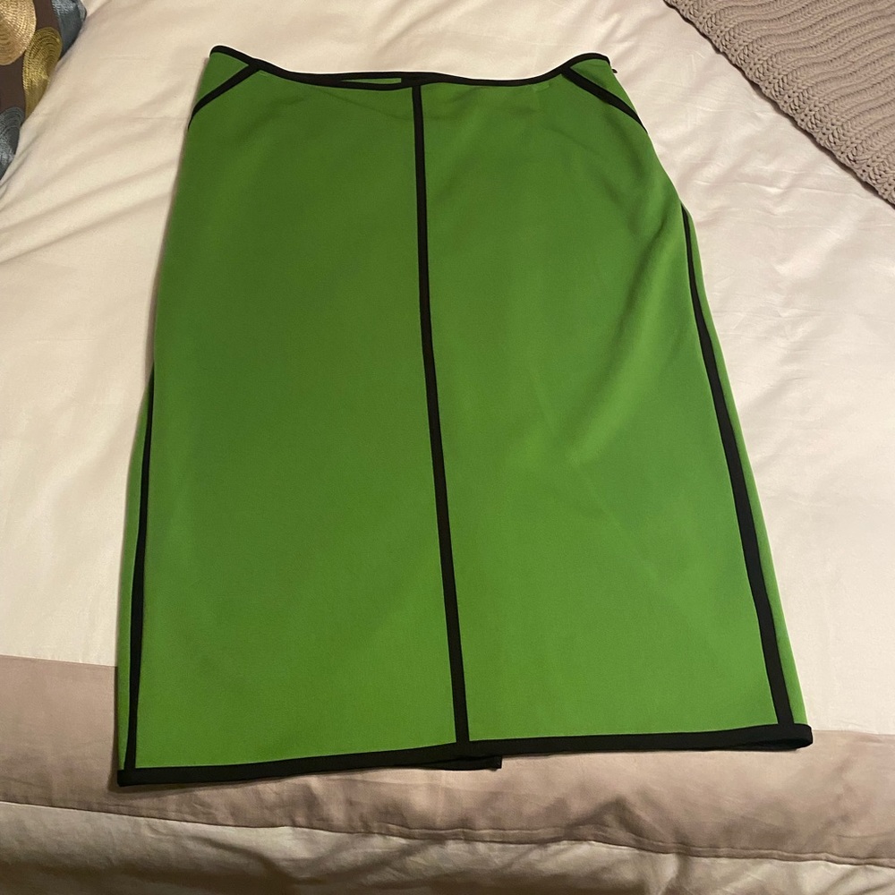 Pencil skirt - green with black detail